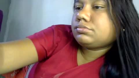 Snapshot of lunalove90 chatting on 02/19/26, 07:43 i am alessandra online show from 02/19/26, 07:43