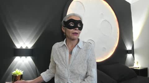 Snapshot of lunamisteriosa_ chatting on 02/05/26, 11:48 lunamisteriosa_ online show from 02/05/26, 11:48