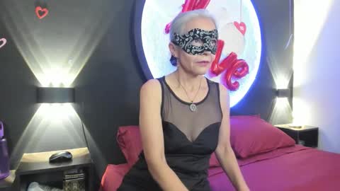 Snapshot of lunamisteriosa_ chatting on 02/17/26, 11:29 lunamisteriosa_ online show from 02/17/26, 11:29