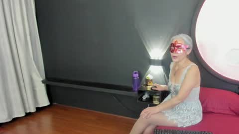 Snapshot of lunamisteriosa_ chatting on 06/23/26, 12:03 lunamisteriosa_ online show from 06/23/26, 12:03