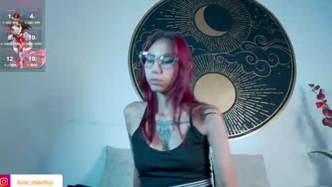 Luna online show from 09/19/25, 07:36