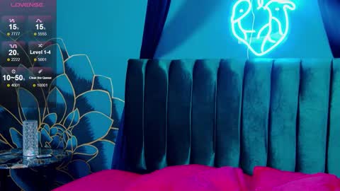 Luna online show from 11/20/25, 07:35