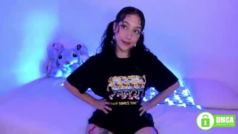 Snapshot of lunamoonroe chatting on 07/12/26, 03:19 Luna Monroe online show from 07/12/26, 03:19