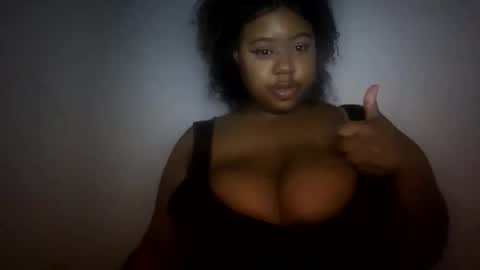 lunamoth00 online show from 02/07/26, 12:36