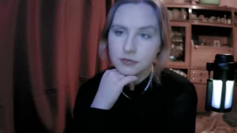 lunamystique_ online show from 02/16/26, 06:59