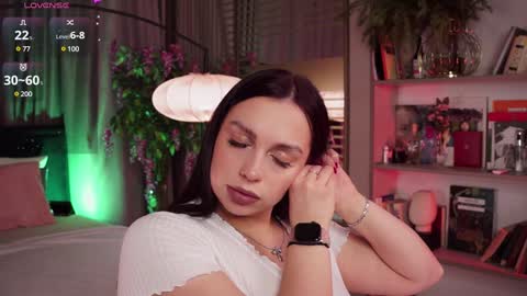 Luna  next streams Mon Fri Sat Sun 8pm-5am gmt0 online show from 01/13/25, 08:26