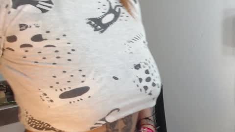 Snapshot of lunapalmer01 chatting on 01/18/25, 11:11 Julieth online show from 01/18/25, 11:11