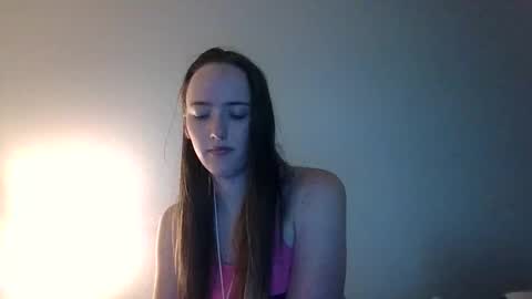 lunapixie2020 online show from 04/16/26, 09:39