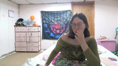 lunaquinn45 online show from 12/29/24, 12:30