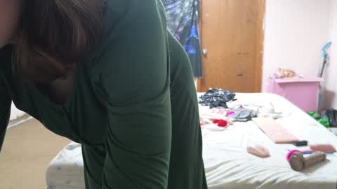 lunaquinn45 online show from 12/31/24, 02:19