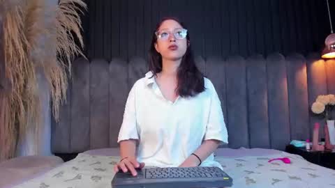Snapshot of lunar_lustx chatting on 06/28/26, 12:11 lunar_lustx online show from 06/28/26, 12:11