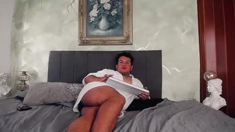 Snapshot of lunar_shade chatting on 02/04/26, 09:53 jesus online show from 02/04/26, 09:53