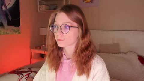 Snapshot of lunar_sofia chatting on 12/12/24, 12:55 Sofia online show from 12/12/24, 12:55