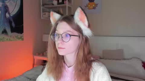 Snapshot of lunar_sofia chatting on 12/12/24, 03:59 Sofia online show from 12/12/24, 03:59