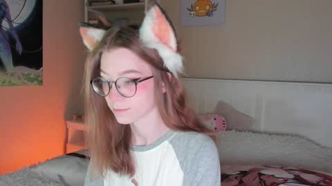 Snapshot of lunar_sofia chatting on 12/22/24, 11:41 Sofia online show from 12/22/24, 11:41