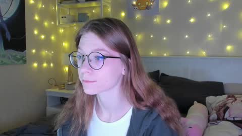 Snapshot of lunar_sofia chatting on 01/15/25, 10:38 Sofia online show from 01/15/25, 10:38