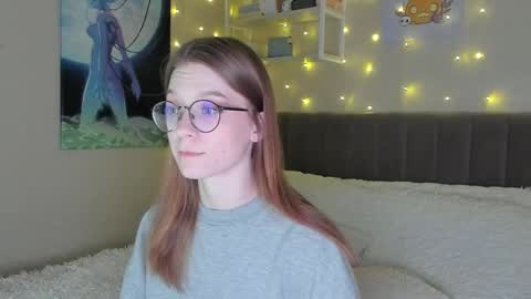 Snapshot of lunar_sofia chatting on 02/12/25, 01:27 Sofia online show from 02/12/25, 01:27