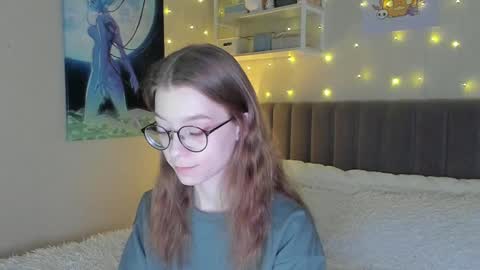 Snapshot of lunar_sofia chatting on 03/05/25, 01:50 Sofia online show from 03/05/25, 01:50