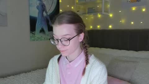 Snapshot of lunar_sofia chatting on 03/10/25, 03:09 Sofia online show from 03/10/25, 03:09