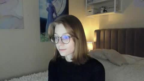 Snapshot of lunar_sofia chatting on 09/10/25, 01:33 Sofia online show from 09/10/25, 01:33