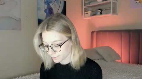 Sofia online show from 11/09/25, 01:09