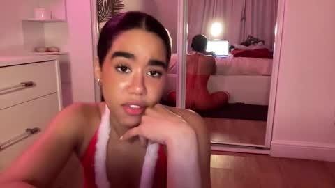 Luna online show from 12/17/25, 11:55