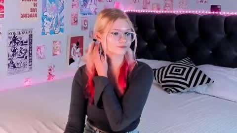 Snapshot of lunariafox chatting on 05/31/26, 03:08 lunariafox online show from 05/31/26, 03:08
