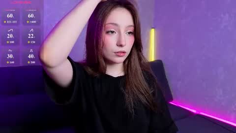 Snapshot of lunarialive chatting on 06/21/26, 10:18 Sonya online show from 06/21/26, 10:18