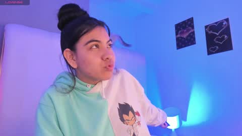 Snapshot of lunariddle chatting on 12/09/24, 12:51 .. .. online show from 12/09/24, 12:51