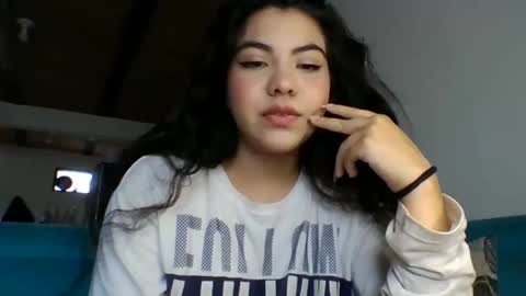 Snapshot of lunariddle chatting on 01/07/25, 09:57 .. .. online show from 01/07/25, 09:57