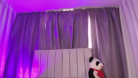 Snapshot of lunariddle_ chatting on 01/22/25, 06:41 Luna online show from 01/22/25, 06:41