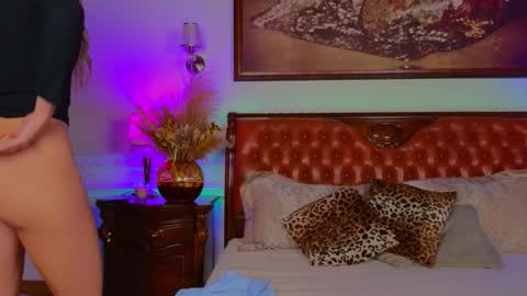 Luna Rishi online show from 11/15/25, 06:33