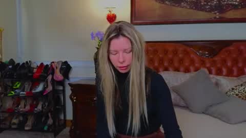 Luna Rishi online show from 02/16/26, 06:09