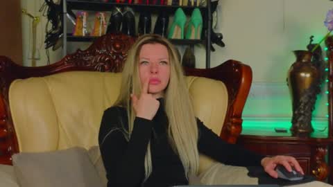 Luna Rishi online show from 03/30/26, 06:25