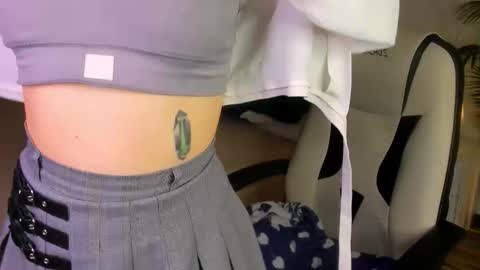 Lily online show from 11/19/25, 05:29