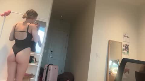 lunarose17 online show from 01/07/26, 07:49