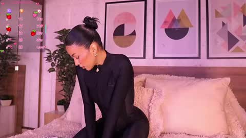 Luna Ruso  online show from 03/24/26, 08:25