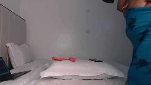 Luna online show from 04/20/26, 01:08