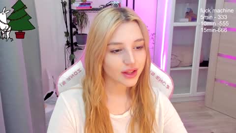 Snapshot of lunatale chatting on 12/14/24, 03:29 Kate online show from 12/14/24, 03:29