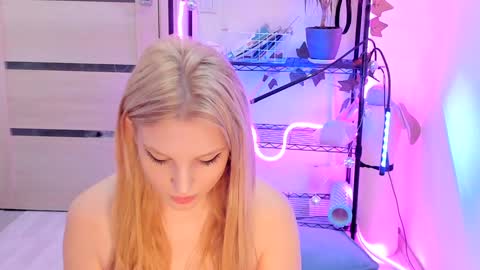 Snapshot of lunatale chatting on 01/29/25, 03:12 Kate online show from 01/29/25, 03:12