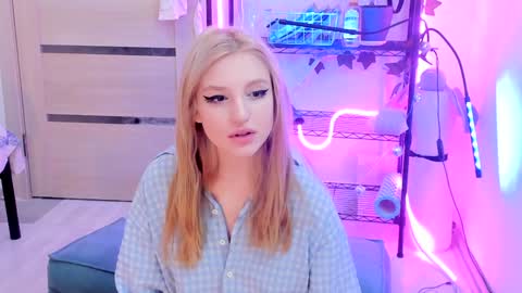 Snapshot of lunatale chatting on 01/31/25, 03:09 Kate online show from 01/31/25, 03:09