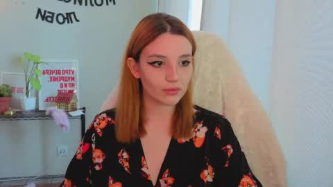 Snapshot of lunatale chatting on 05/21/26, 10:00 Kate online show from 05/21/26, 10:00
