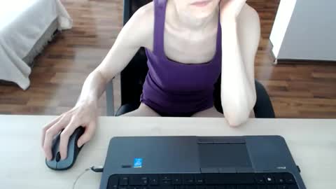 Snapshot of lunavibe_ chatting on 05/29/26, 12:14 lunavibe_ online show from 05/29/26, 12:14