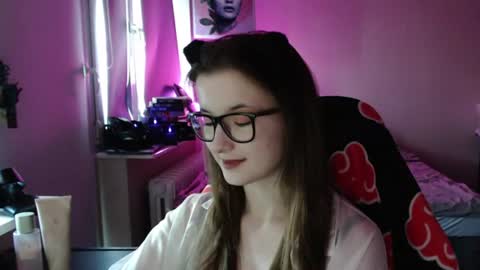 LunaXcherry online show from 06/11/26, 06:17
