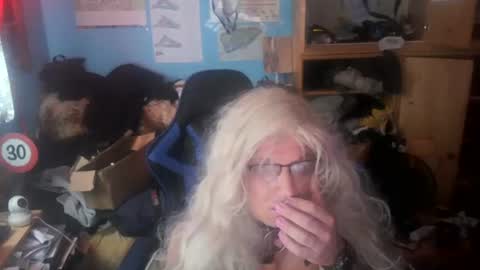 Snapshot of lunaxxxx97 chatting on 06/27/26, 12:55 LunaXXX online show from 06/27/26, 12:55