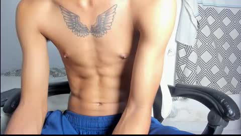 Snapshot of lunay_bigcock420 chatting on 10/09/25, 07:50 lunay_bigcock420 online show from 10/09/25, 07:50