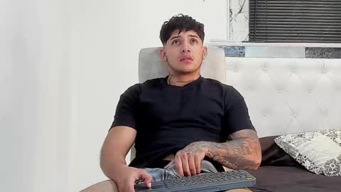 Lunay online show from 01/10/26, 01:07