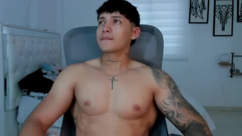 Snapshot of lunay_xtreemboy chatting on 04/25/26, 07:00 Lunay online show from 04/25/26, 07:00