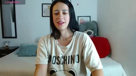 Snapshot of lunayois02 chatting on 10/08/25, 01:58 lunayois02 online show from 10/08/25, 01:58