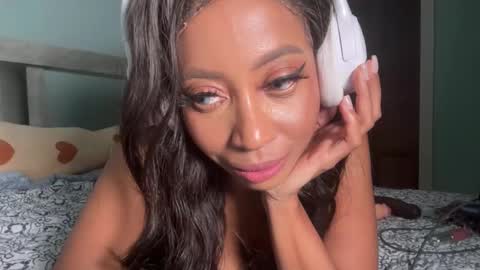 lunchboxgirl online show from 04/21/26, 05:36